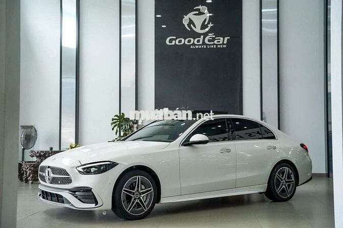 Mercedes-Benz C300 AMG 2023 V1 siêu lướt 7500km