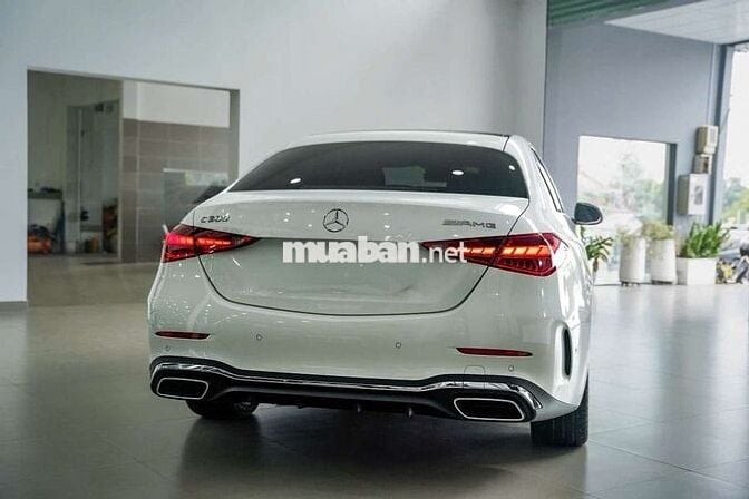 Mercedes-Benz C300 AMG 2023 V1 siêu lướt 7500km