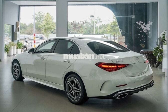 Mercedes-Benz C300 AMG 2023 V1 siêu lướt 7500km