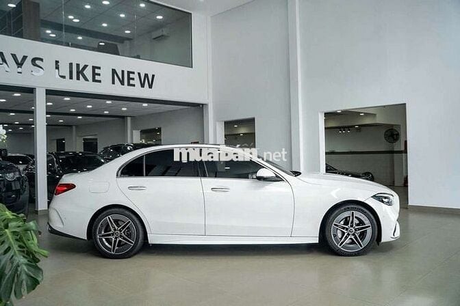 Mercedes-Benz C300 AMG 2023 V1 siêu lướt 7500km