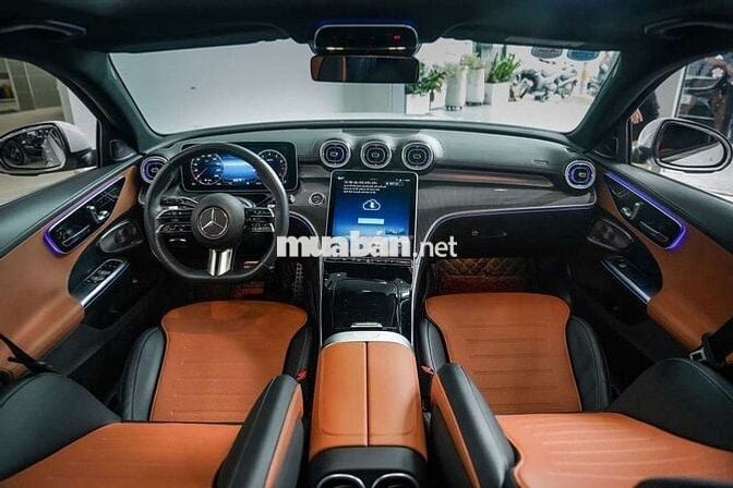 Mercedes-Benz C300 AMG 2023 V1 siêu lướt 7500km
