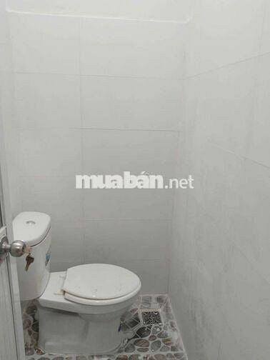 Cần Bán nhà nguyên căn mặt tiền đường 835B