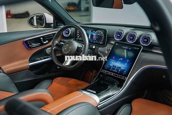 Mercedes-Benz C300 AMG 2023 V1 siêu lướt 7500km