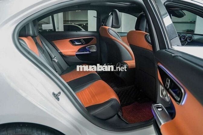 Mercedes-Benz C300 AMG 2023 V1 siêu lướt 7500km