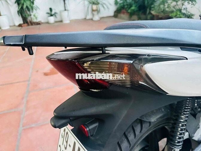 Honda SH 150 Trắng