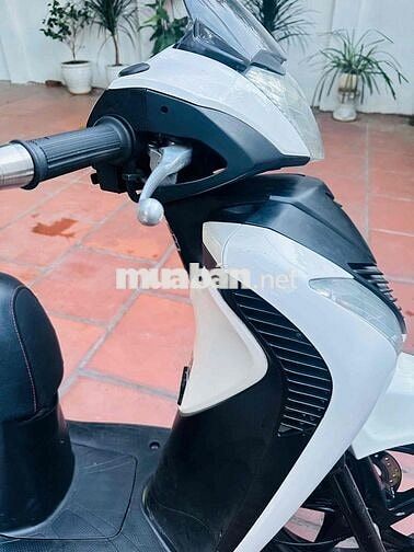 Honda SH 150 Trắng