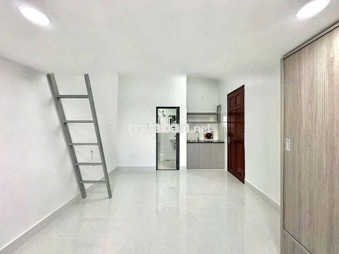 PHÒNG MỚI XÂY - FULL NỘI THẤT ĐI BỘ QUA ĐH UFM - SÁT KCX TÂN THUẬN Q7