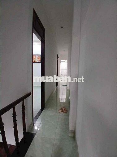 Cho thuê nhà: 8 triệu/tháng 3 phòng ngủ hẻm 6m có nội thất