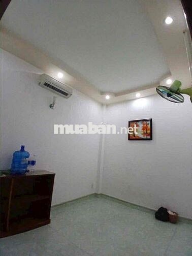 nhà 4x22m 1 lầu 3 phòng ngủ 2wc có nội thất,