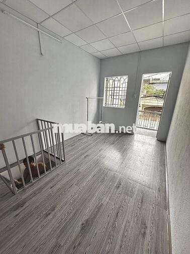 Cho thuê nhà nguyên căn 1 Lầu 1 Trệt Nằm Giữa Phan Huy Ích và Cống Lở