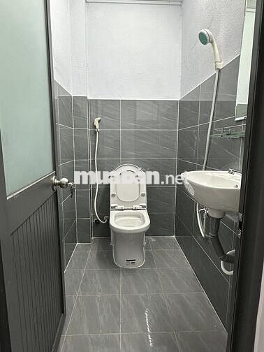 Cho thuê nhà nguyên căn 1 Lầu 1 Trệt Nằm Giữa Phan Huy Ích và Cống Lở