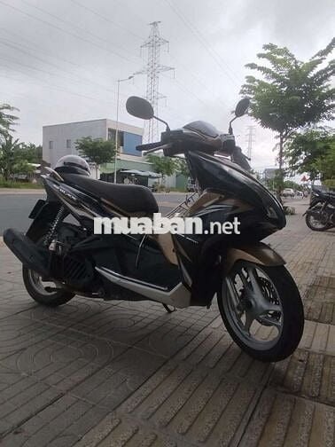 Honda Air Blade 125 Đen vàng đồng Nhập khẩu