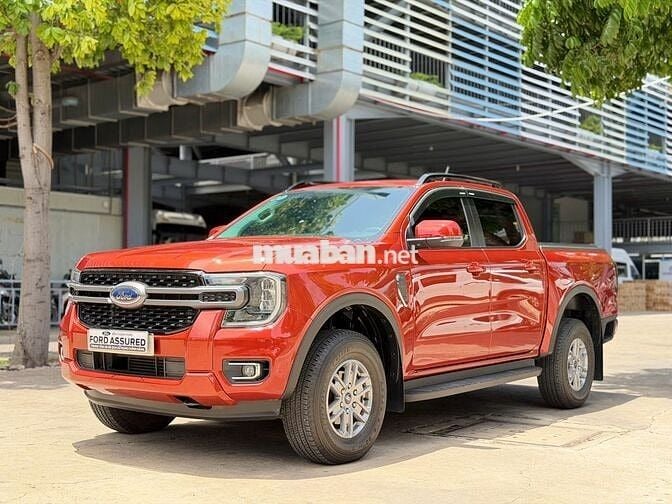 Ford Ranger XLS AT 2024 Đỏ cam - Xe hiếm