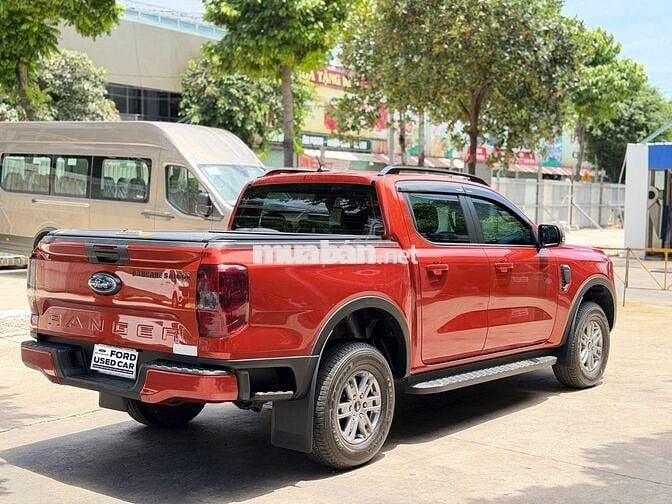 Ford Ranger XLS AT 2024 Đỏ cam - Xe hiếm