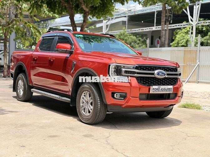 Ford Ranger XLS AT 2024 Đỏ cam - Xe hiếm