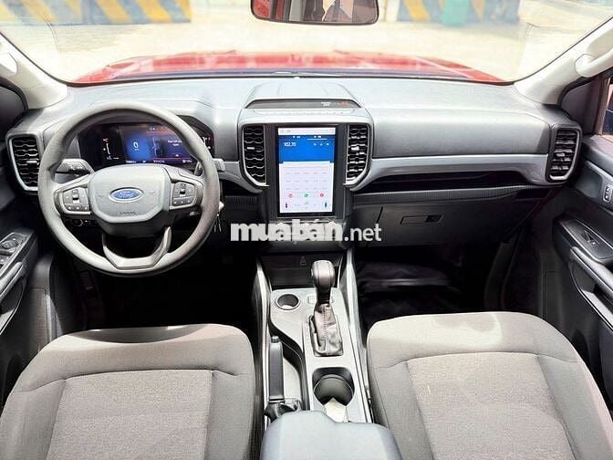 Ford Ranger XLS AT 2024 Đỏ cam - Xe hiếm