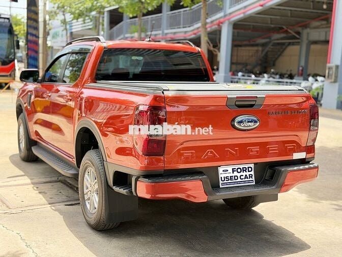 Ford Ranger XLS AT 2024 Đỏ cam - Xe hiếm