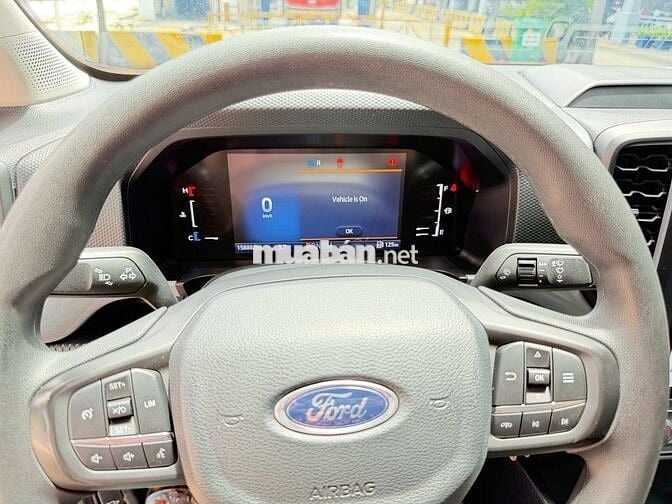 Ford Ranger XLS AT 2024 Đỏ cam - Xe hiếm