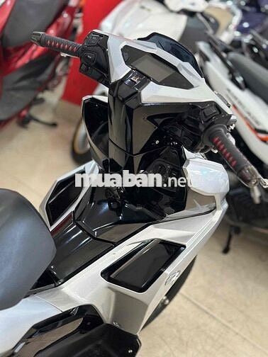 ABR 2022 Bạc Poche.Chích chủ.BSTP.Xe đẹp giá tốt