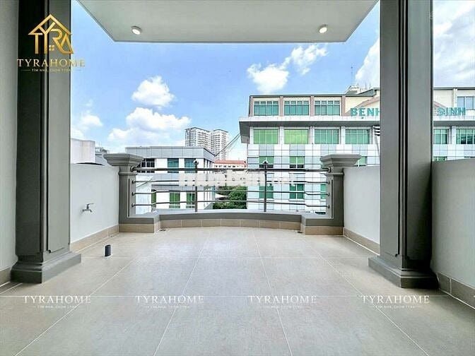 Nhà Tớ căn Bancony mới - ngay Phú Nhuận trung tâm tiện di chuyển