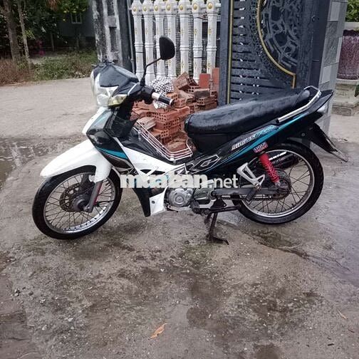 Yamaha Sirius Trắng đen Nguyên bản