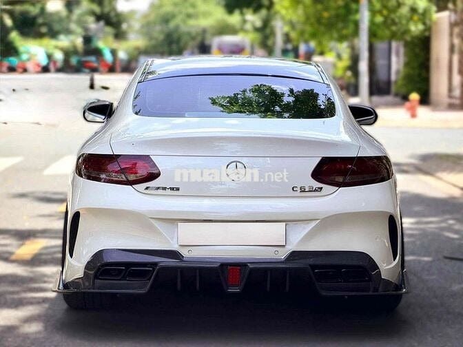 Mercedes C300 Coupe 2018 Trắng 25.000 km