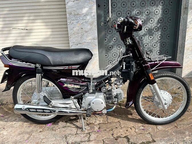 Honda Super Dream 2011 Tím