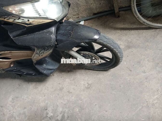 Xe tay ga Suzuki Đen, Vàng đồng