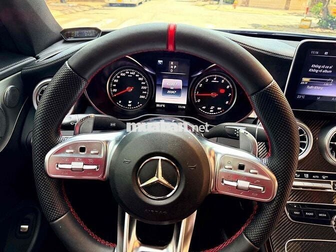 Mercedes C300 Coupe 2018 Trắng 25.000 km