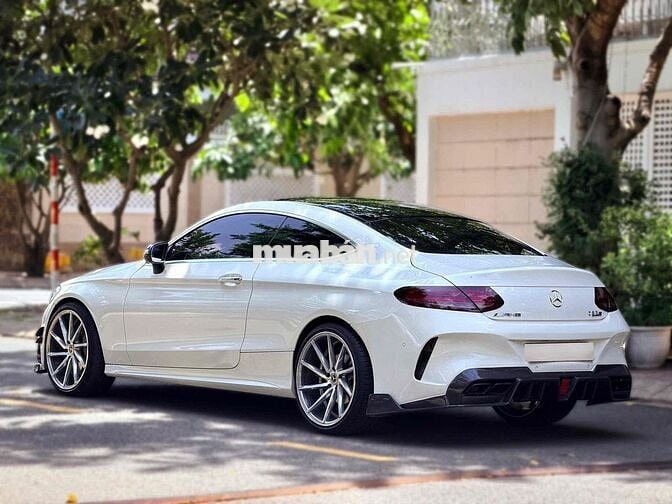 Mercedes C300 Coupe 2018 Trắng 25.000 km