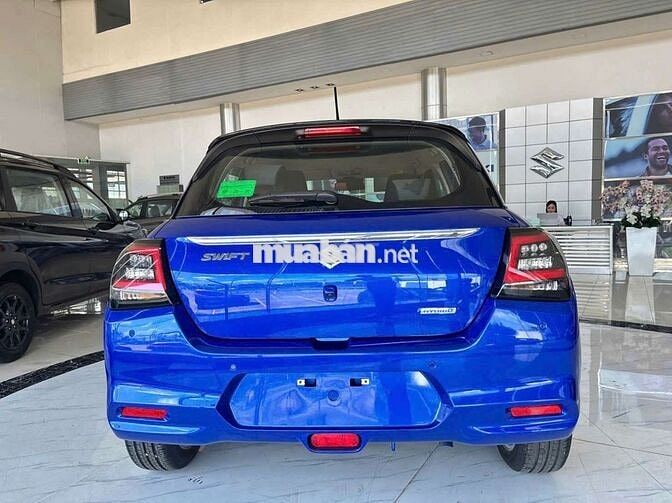 Suzuki Swift Hybrid 2024 Xanh Đen 900 km