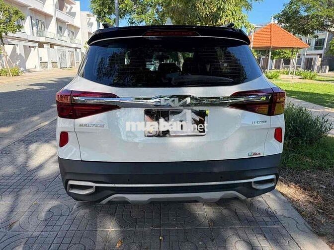 KIA Seltos Luxury 2022 Trắng Tự động 1 chủ từ đầu