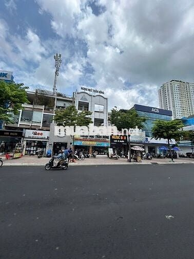 Kẹt bán gấp MT Phạm Hùng,Q8,4lau,5.5x17m,thuê 40tr/th.hơn 16ty
