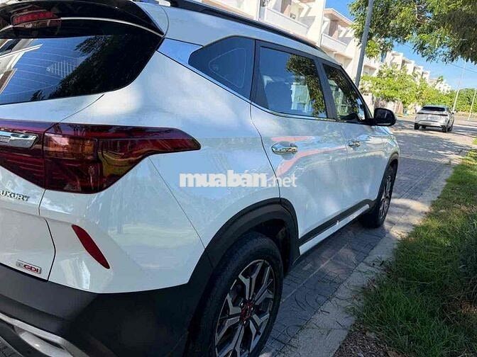 KIA Seltos Luxury 2022 Trắng Tự động 1 chủ từ đầu