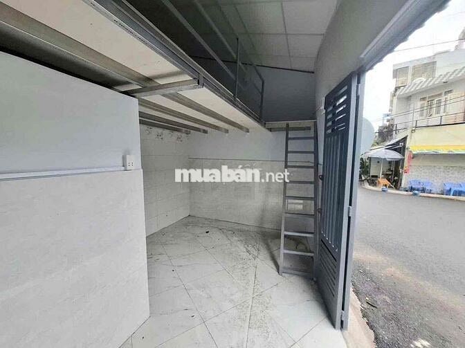 kiot có gác và 1PN 1wc hẻm lớn ở hay kinh doanh đều đc