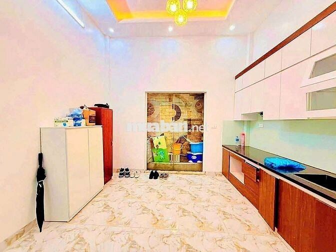 Cho thuê nhà Đào Tấn 50m², 6 tầng, thang máy, 6PN, 18 triệu/tháng