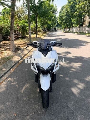 Yamaha NVX 155cc Tự động Trắng