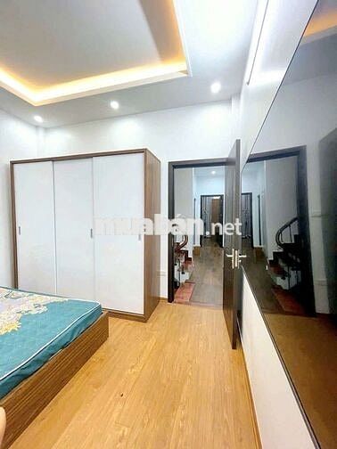 Cho thuê nhà Đào Tấn 50m², 6 tầng, thang máy, 6PN, 18 triệu/tháng