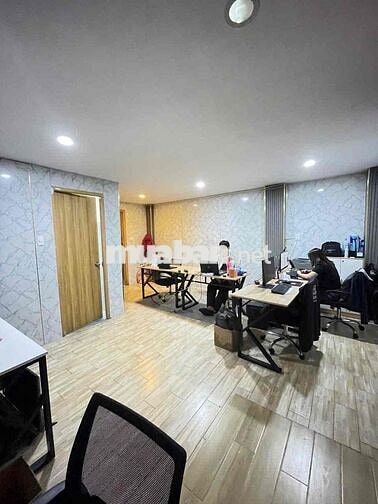 Cho thuê mặt bằng 100m2 P Đakao quận 1 Hẻm xe hơi có 2 nhà vệ sin