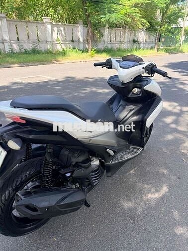 Yamaha NVX 155cc Tự động Trắng