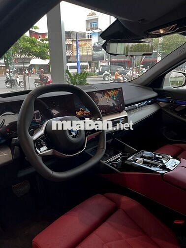 BMW 520i 2026 Trắng