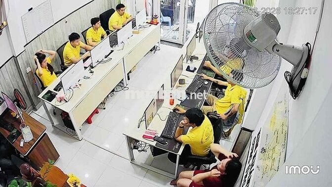 Nhân Viên Văn Phòng Bao ăn ở lại