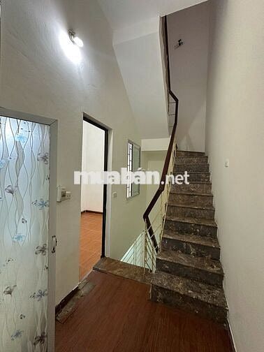 Cho thuê nhà riêng tại Ngõ 292 Phố Chợ Khâm Thiên