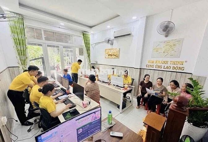 Nhân Viên Văn Phòng Bao ăn ở lại