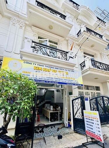 Nhân Viên Văn Phòng Bao ăn ở lại