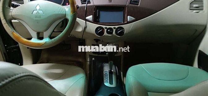Mitsubishi Zinger 2011 xe gia đình màu Đen