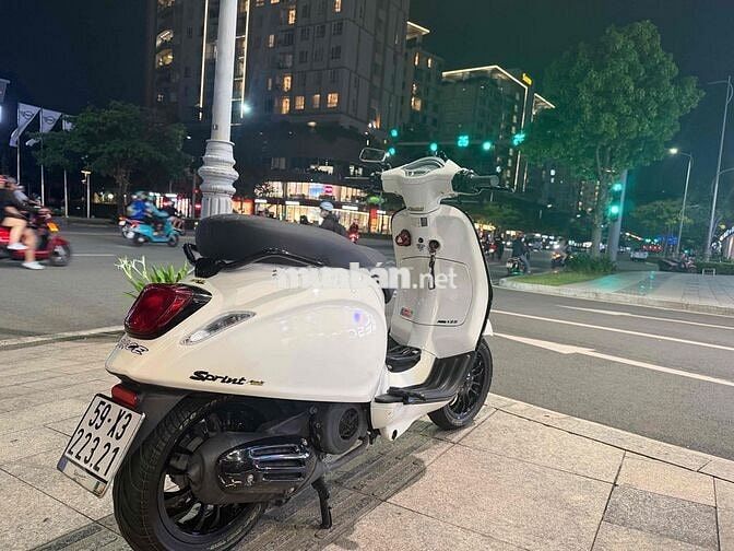 Piaggio Vespa Sprint 125cc 2018 Trắng 17000 km
