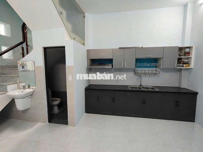 NHÀ ĐẸP NGUYÊN CĂN 1T2L - 4 PHÒNG- KDC HỒNG LONG- GẦN VẠN PHÚC