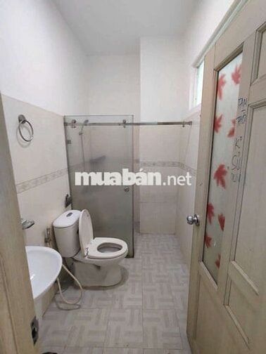 NHÀ ĐẸP NGUYÊN CĂN 1T2L - 4 PHÒNG- KDC HỒNG LONG- GẦN VẠN PHÚC