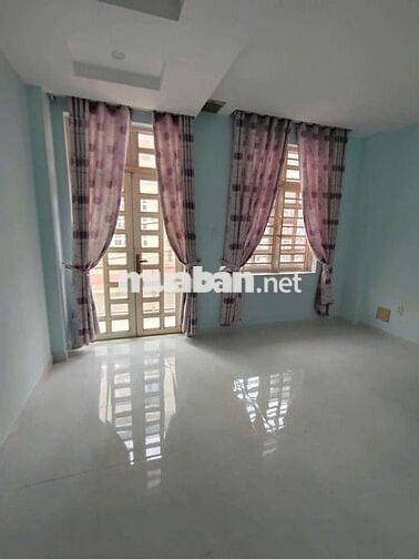 NHÀ ĐẸP NGUYÊN CĂN 1T2L - 4 PHÒNG- KDC HỒNG LONG- GẦN VẠN PHÚC